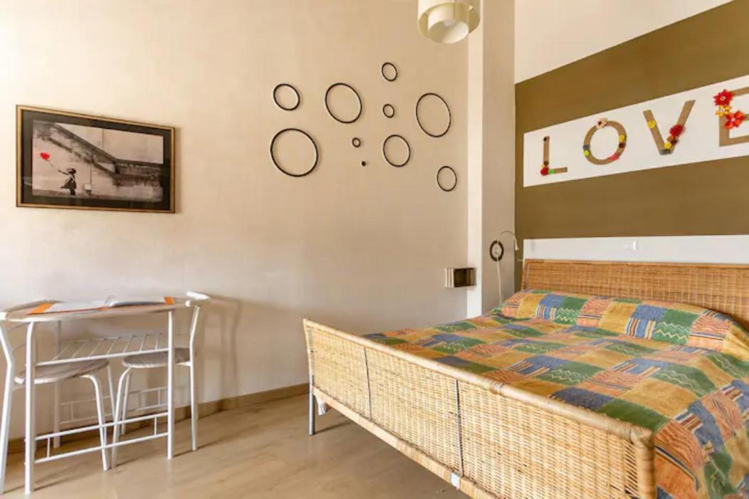 Stanza Con Terrazzo Vista Lago - Lakeholiday كاستل دي تورا المظهر الخارجي الصورة