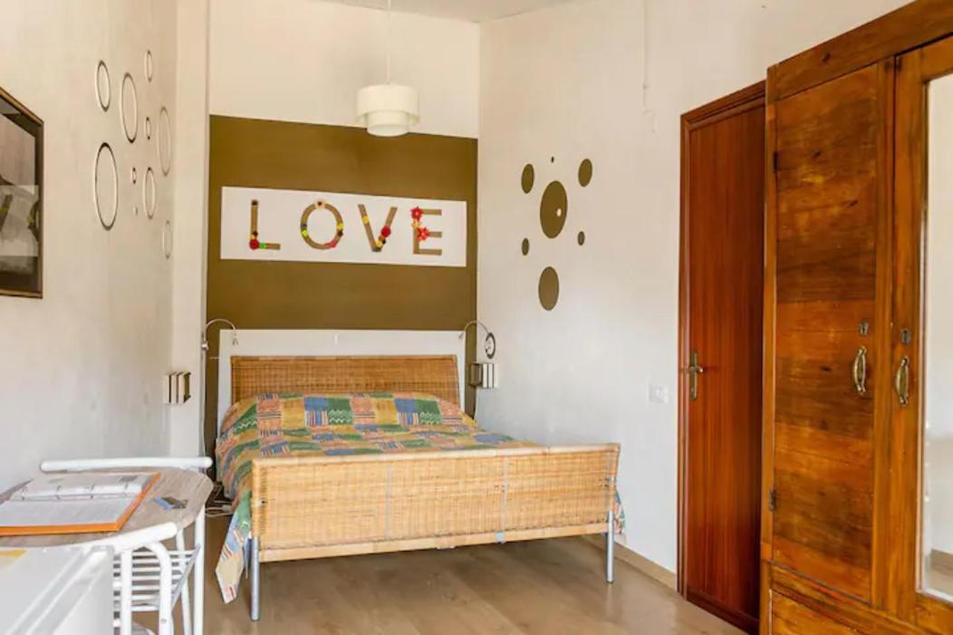 Stanza Con Terrazzo Vista Lago - Lakeholiday كاستل دي تورا المظهر الخارجي الصورة